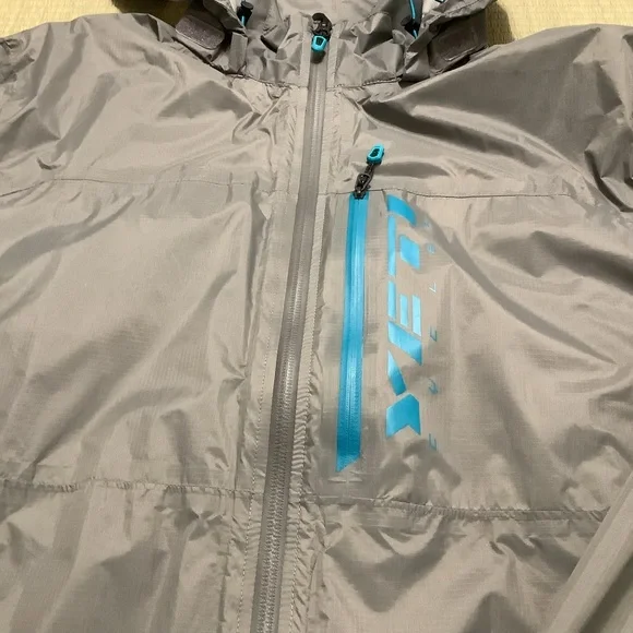 Yeti Gray Windbreaker Women’s Size Large - Picture 2 of 7
